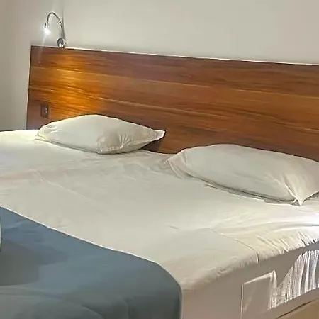Otel Brilliance